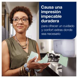 toalla de mano en rollo verde