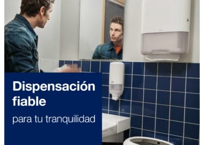 toallas de mano plegadas en v