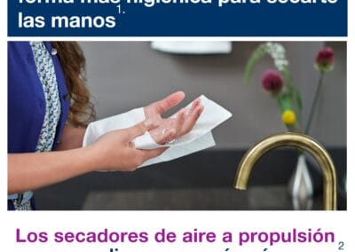 toallas de mano plegadas en v